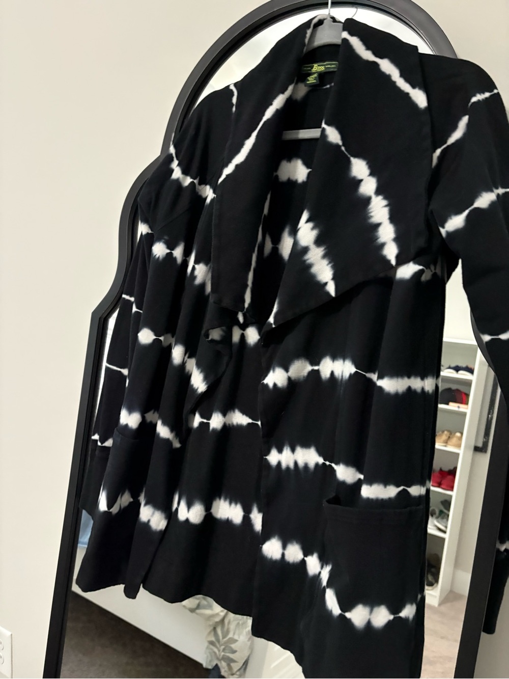 G.H. Bass & Co. Black and White Tie-Dye Draped Open Front Jacket